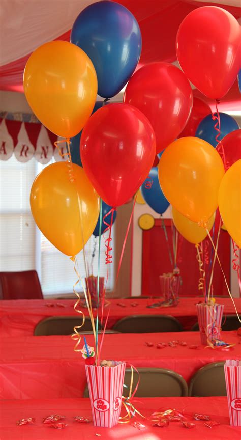 circus table centerpieces